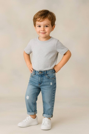 Paça Detaylı Yırtık Jean